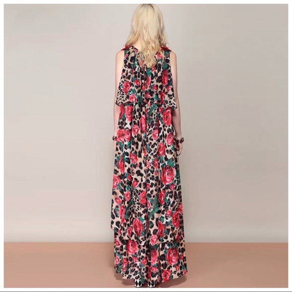 🌺 The Natanalisa Gorgeous Silk Flowing Rose Print Maxi Dress - Picture 3 of 10